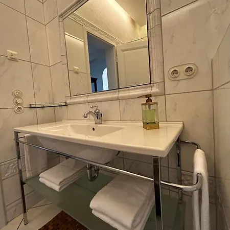 Vakantiehuis Historical Luxury Homes - Stadtvilla Mit Jacuzzi Und Garten