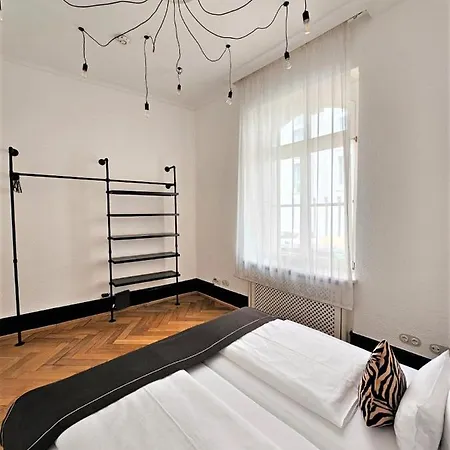 Historical Luxury Homes - Stadtvilla Mit Jacuzzi Und Garten Semesterbostad *