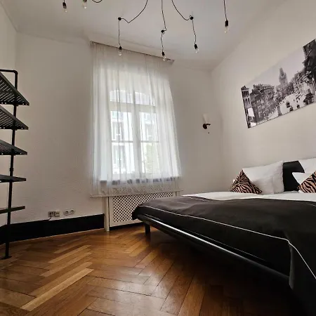 Vakantiehuis Historical Luxury Homes - Stadtvilla Mit Jacuzzi Und Garten *