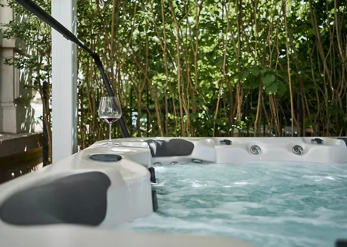 بيت للعطل Historical Luxury Homes - Stadtvilla Mit Jacuzzi Und Garten فرايبورغ