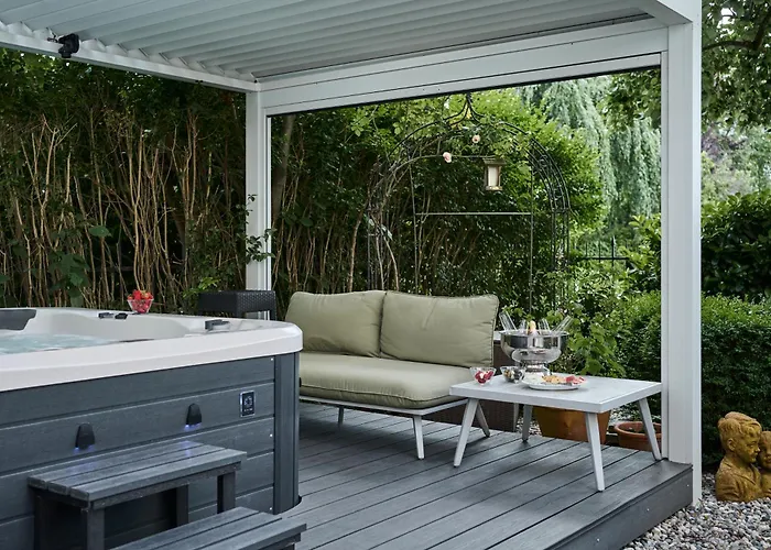 Historical Luxury Homes - Stadtvilla Mit Jacuzzi Und Garten فرايبورغ